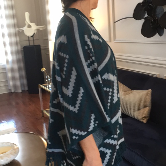 Left on Houston shawl/cardigan - Picture 3 of 4